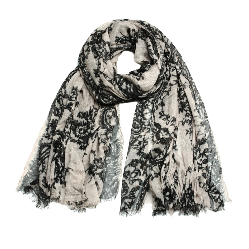 Lady's Woven Scarf